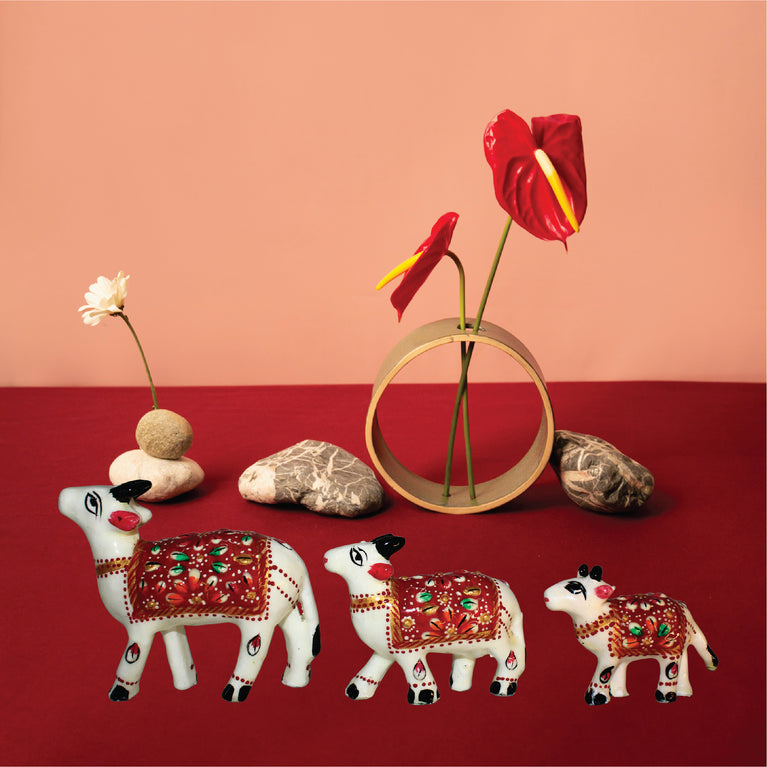 Rangkala Mache Handcrafted Cow Showpiece Home Decor Item (Set of 3, White)