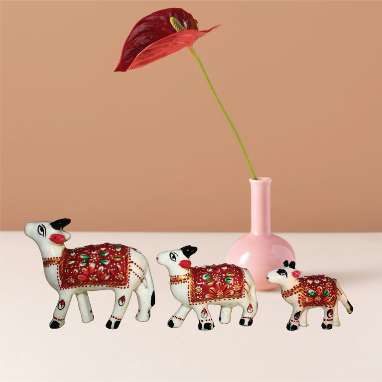 Rangkala Mache Handcrafted Cow Showpiece Home Decor Item (Set of 3, White)